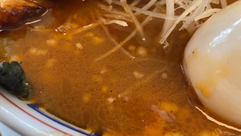 豚骨ベースの勝浦タンタンメンのスープ