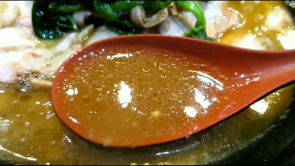豚骨醤油スープ