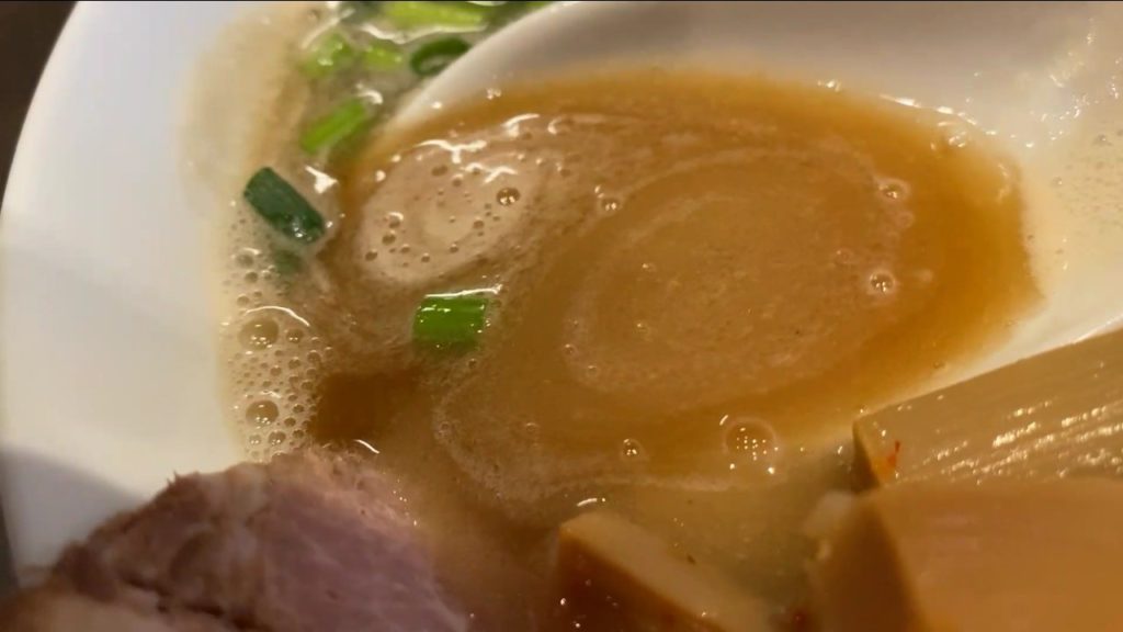 鶏白湯醤油スープ
